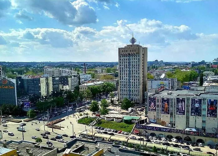 Enjoy Panoramic City Views- 2 Min To Main Street