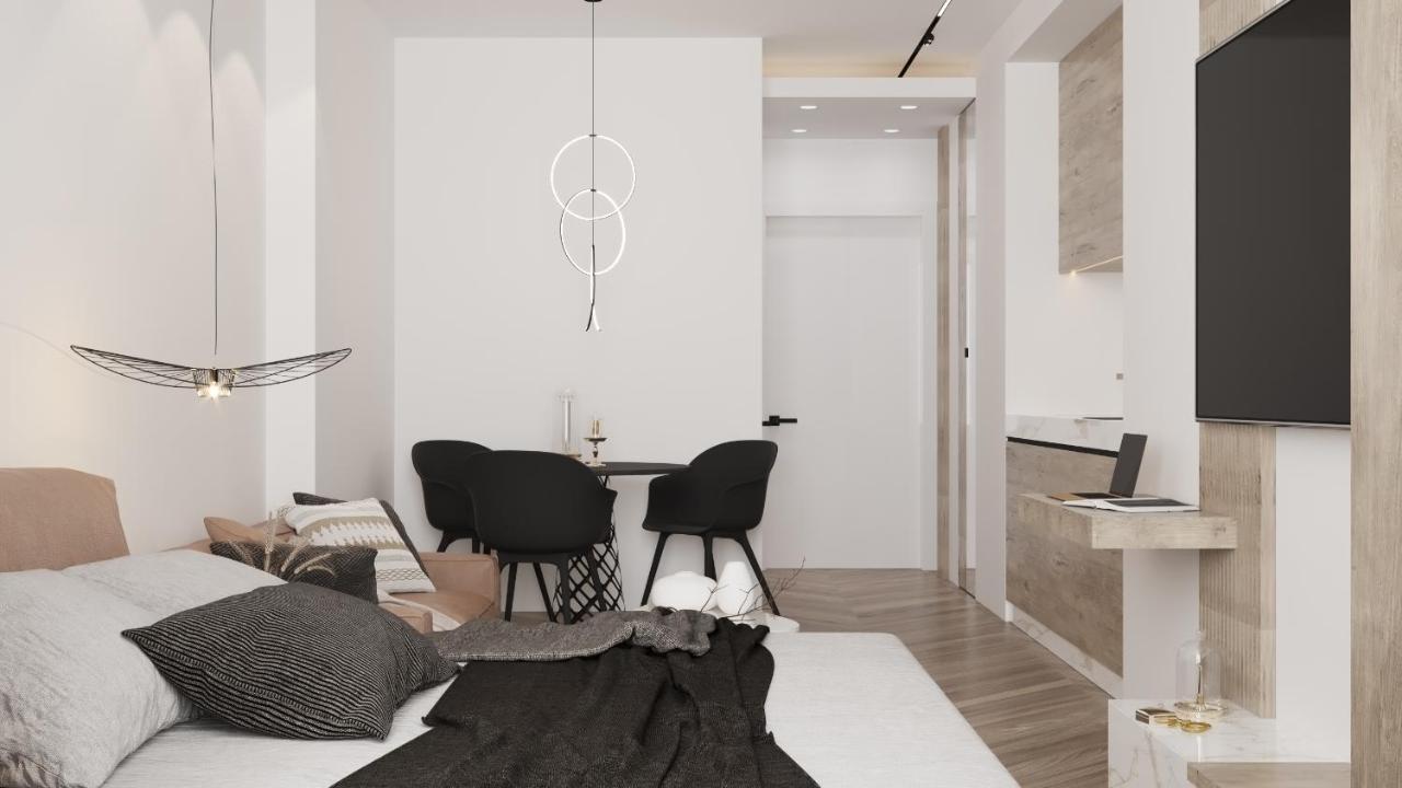 Enjoy Panoramic Views- 2 Min To Main Street Apartment Chisinau